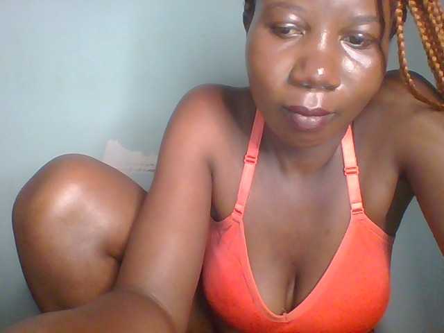 Golden-brownie live cam on BongaCams