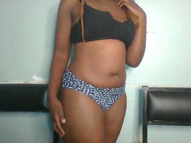 Golden-brownie live cam on BongaCams