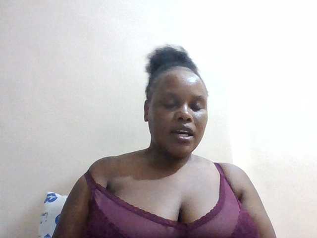 Kate-melody, en directo ahora en BongaCams