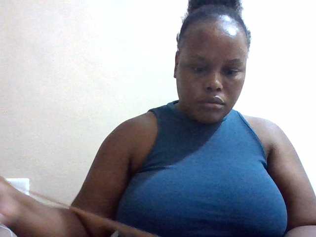 Kate-melody, live now on BongaCams