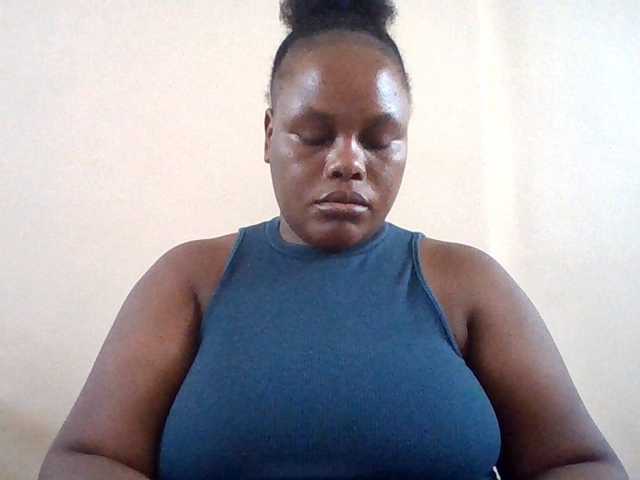Kate-melody, en directo ahora en BongaCams
