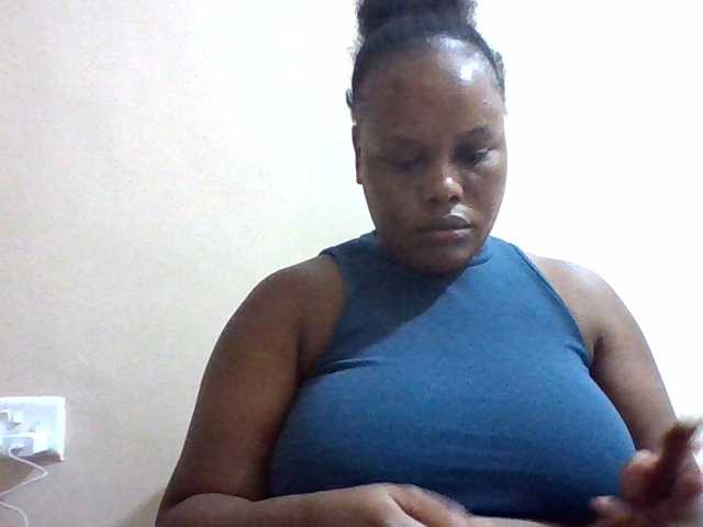 Kate-melody, en directo ahora en BongaCams