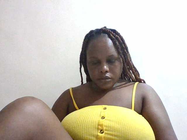le modèle Kate-melody est en webcam porno dans un show sur le site bongacams, il possède les tags suivants: Ebony,Brunette,Shaved