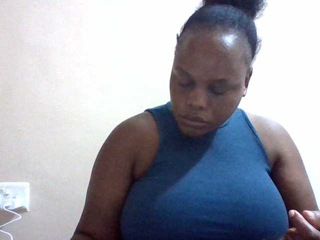 Kate-melody, en directo ahora en BongaCams