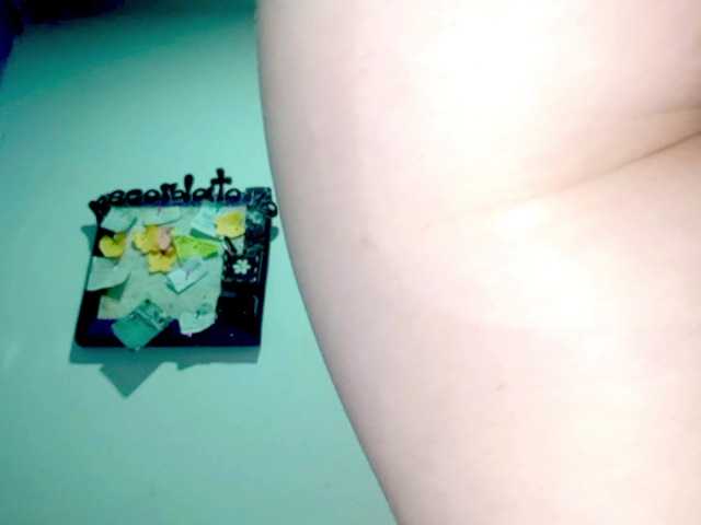PetiteIvoryqueens