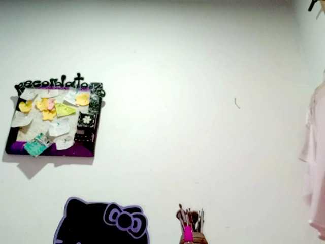 PetiteIvoryqueens live cam on BongaCams