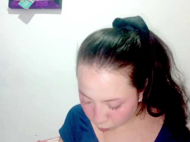 PetiteIvoryqueens live cam on BongaCams