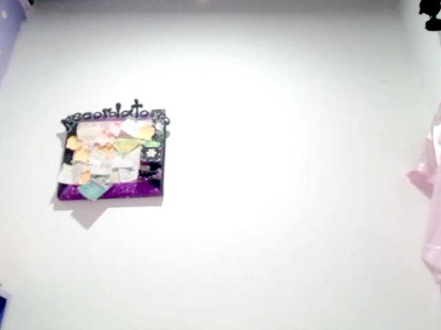 PetiteIvoryqueens live cam on BongaCams