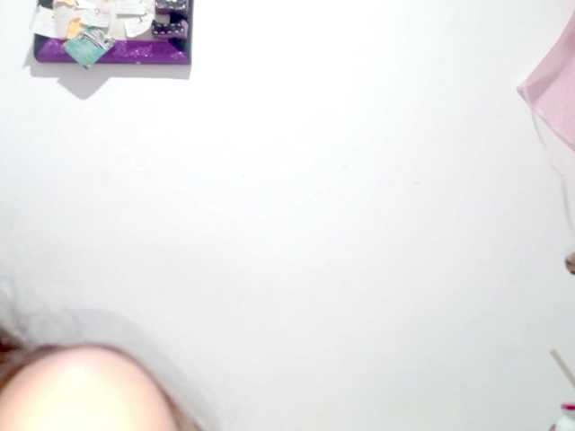 PetiteIvoryqueens live cam on BongaCams