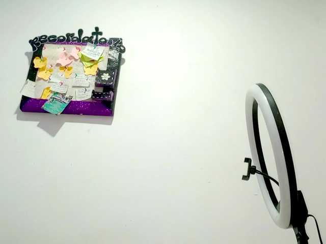 PetiteIvoryqueens's BongaCams show and profile