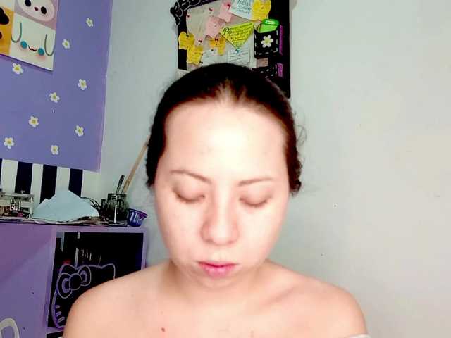 PetiteIvoryqueens live cam on BongaCams