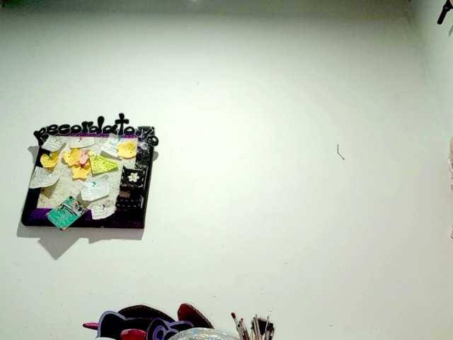 PetiteIvoryqueens live cam on BongaCams