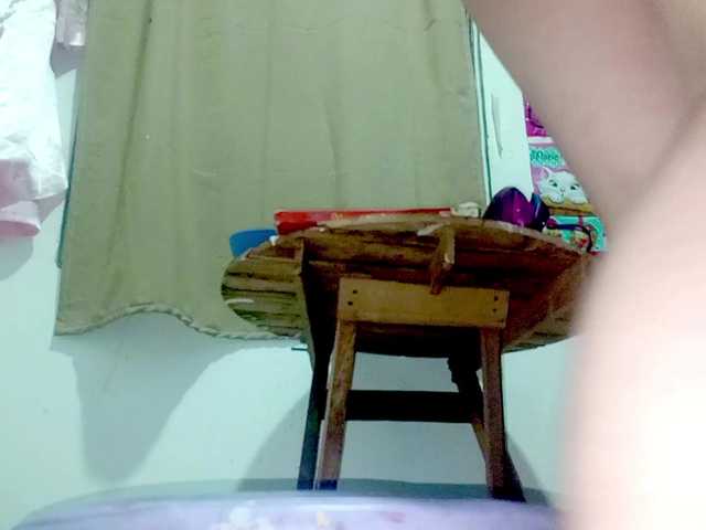 PetiteIvoryqueens live cam on BongaCams