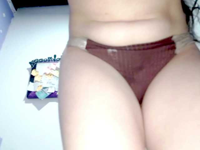 PetiteIvoryqueens live cam on BongaCams
