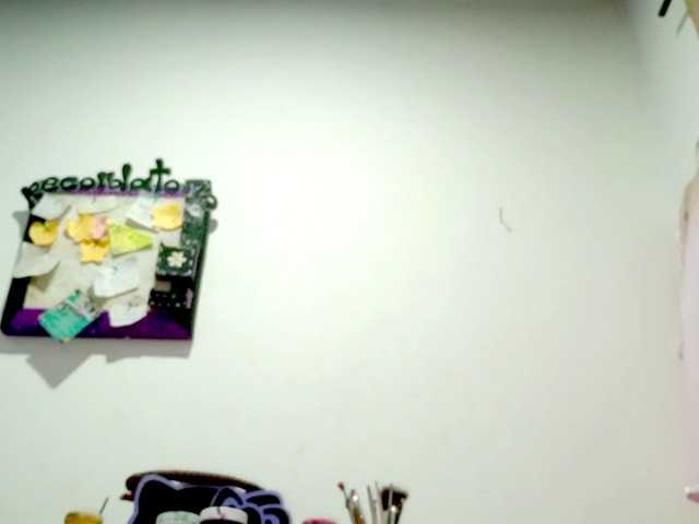 PetiteIvoryqueens live cam on BongaCams