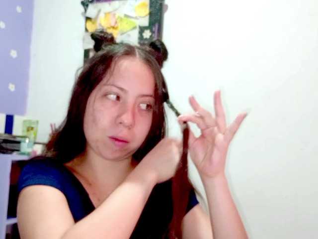 PetiteIvoryqueens live cam on BongaCams