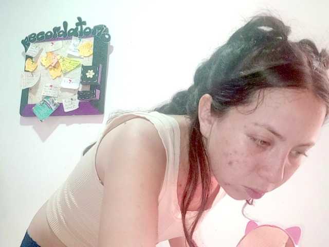 PetiteIvoryqueens live cam on BongaCams