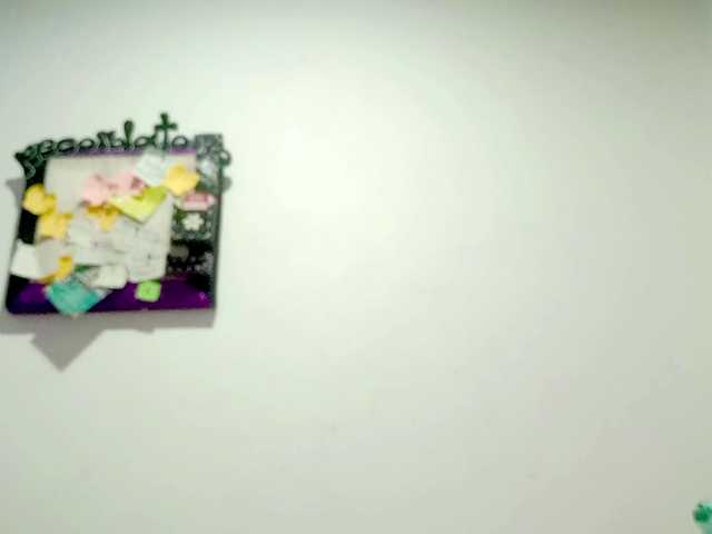 PetiteIvoryqueens live cam on BongaCams