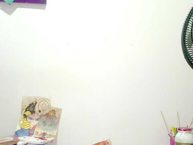 PetiteIvoryqueens live cam on BongaCams