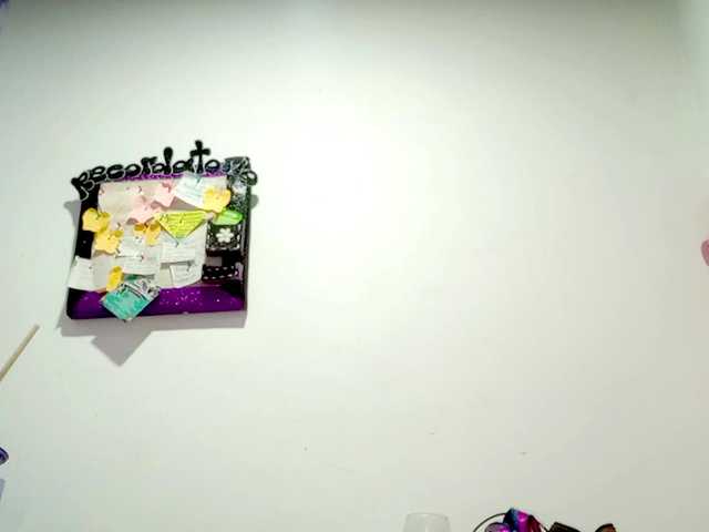 PetiteIvoryqueens live cam on BongaCams