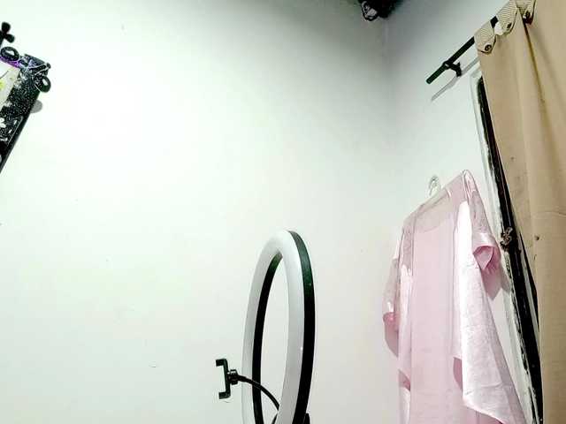 PetiteIvoryqueens preview