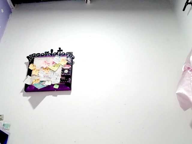 PetiteIvoryqueens live cam on BongaCams