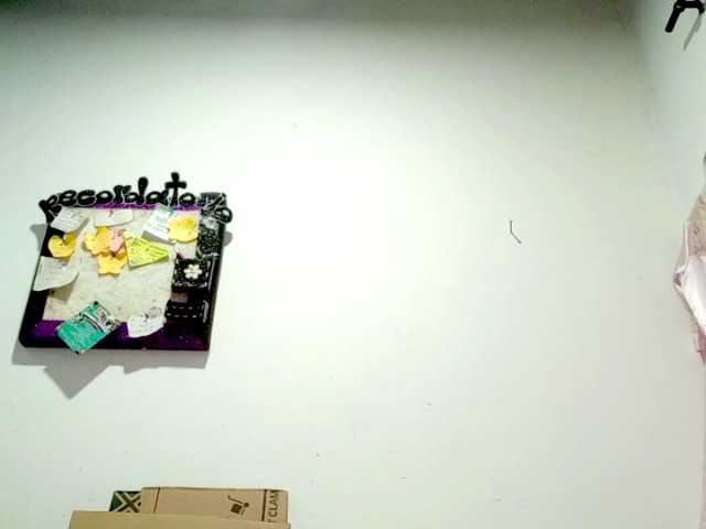 PetiteIvoryqueens live cam on BongaCams
