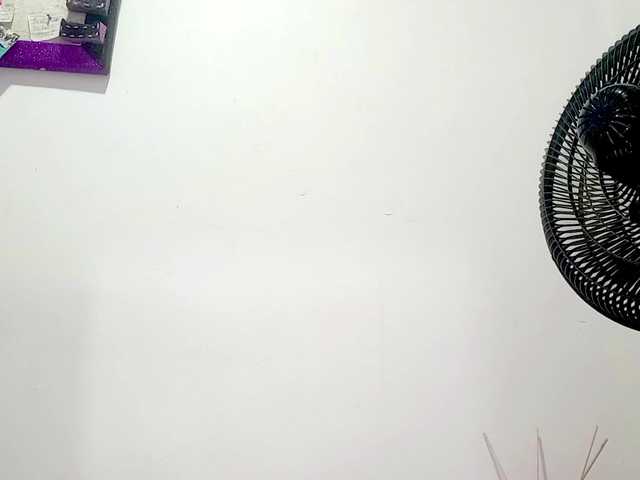 PetiteIvoryqueens live cam on BongaCams