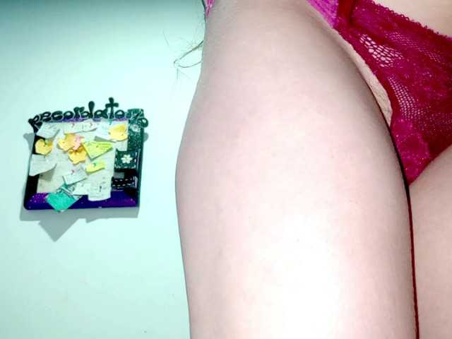 PetiteIvoryqueens live cam on BongaCams