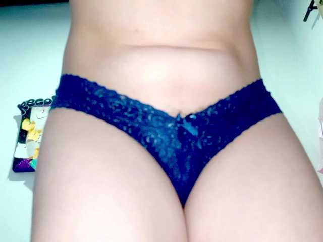 PetiteIvoryqueens live cam on BongaCams