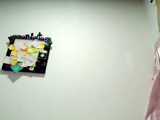 PetiteIvoryqueens live cam on BongaCams