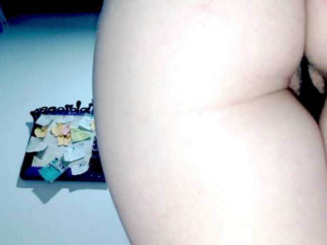 PetiteIvoryqueens live cam on BongaCams