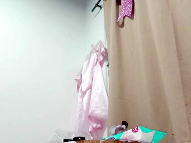 PetiteIvoryqueens live cam on BongaCams