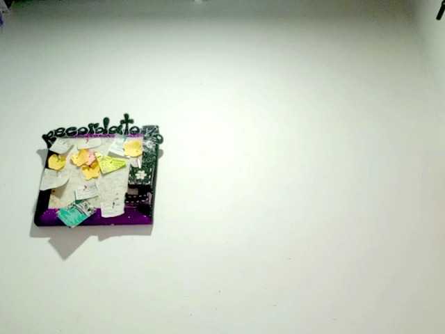 PetiteIvoryqueens live cam on BongaCams