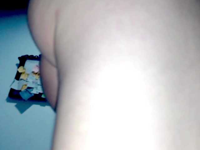 PetiteIvoryqueens live cam on BongaCams