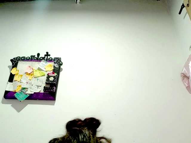 PetiteIvoryqueens live cam on BongaCams
