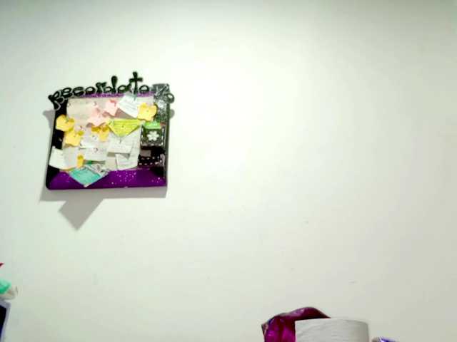 PetiteIvoryqueens live cam on BongaCams