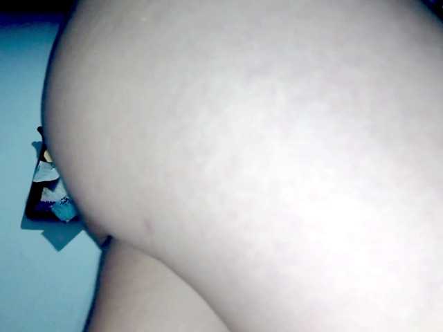 PetiteIvoryqueens live cam on BongaCams
