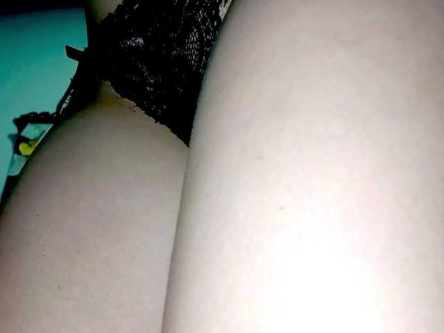 PetiteIvoryqueens live cam on BongaCams