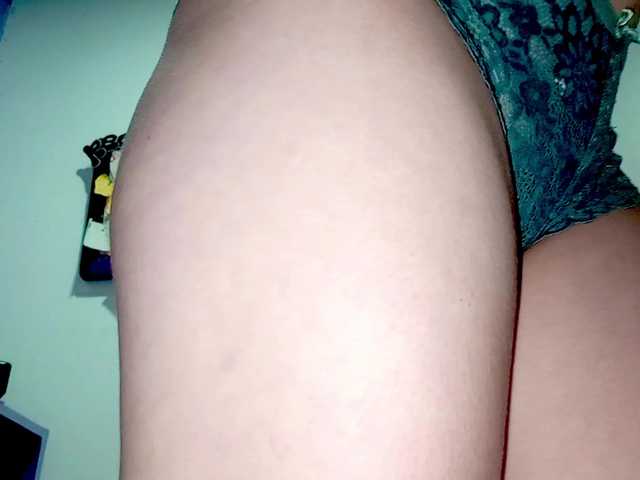 PetiteIvoryqueens live cam on BongaCams