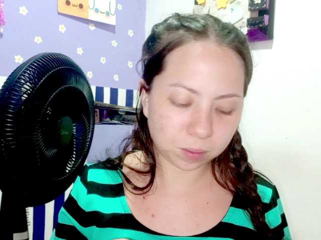 PetiteIvoryqueens live cam on BongaCams