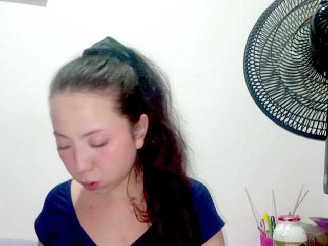 PetiteIvoryqueens live cam on BongaCams