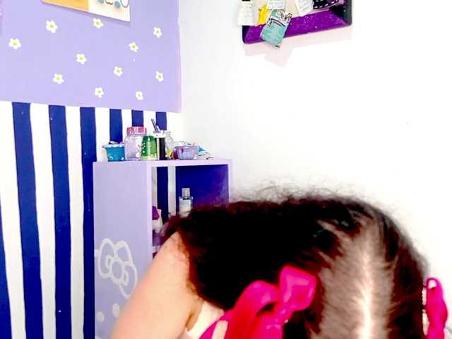 PetiteIvoryqueens live cam on BongaCams