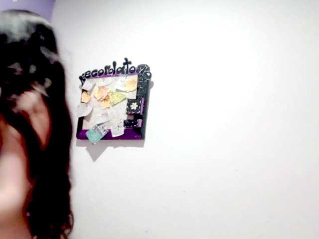 PetiteIvoryqueens live cam on BongaCams