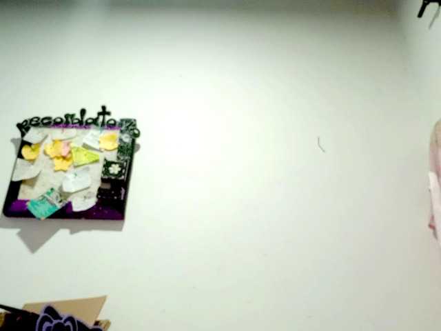 PetiteIvoryqueens live cam on BongaCams