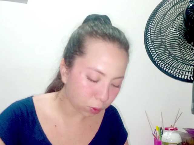 PetiteIvoryqueens