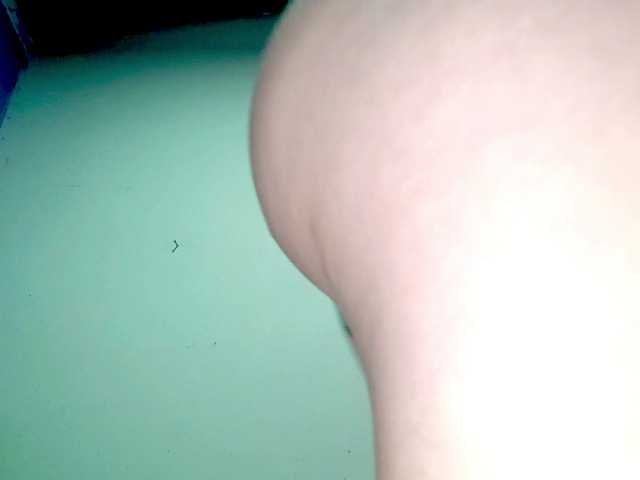 PetiteIvoryqueens live cam on BongaCams