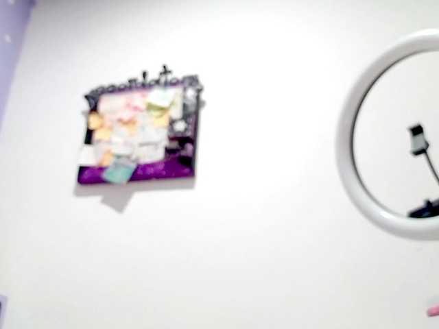 PetiteIvoryqueens Live Cam and Statistics on UnifiedCams