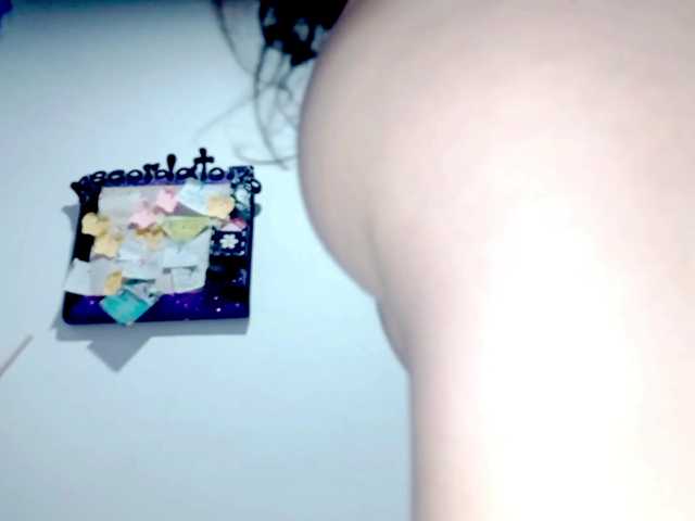 PetiteIvoryqueens live cam on BongaCams