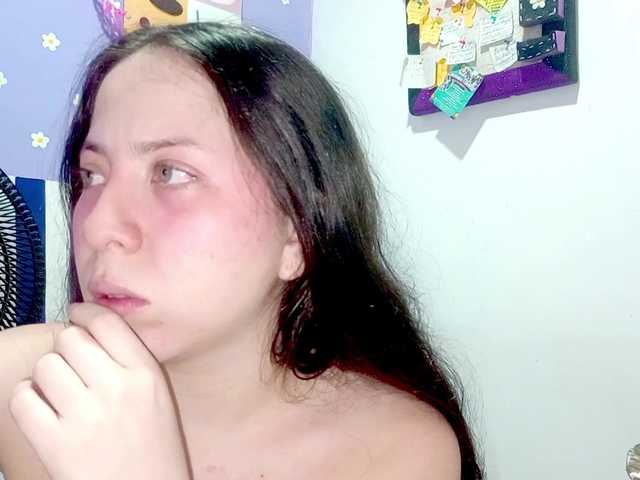 PetiteIvoryqueens live cam on BongaCams